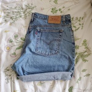 Vintage plus size Levi shorts